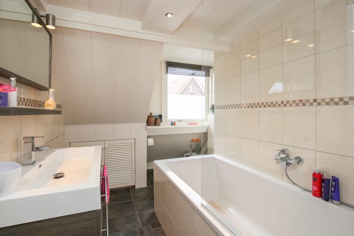 Photo 21 of M A de Ruyterstraat 4