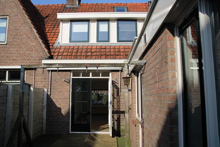 Photo 27 of M A de Ruyterstraat 4