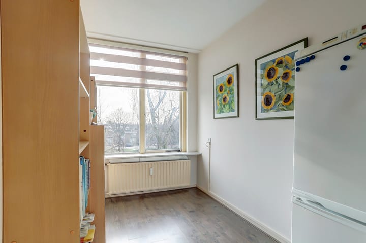 Foto 15 van Van Anrooystraat 471