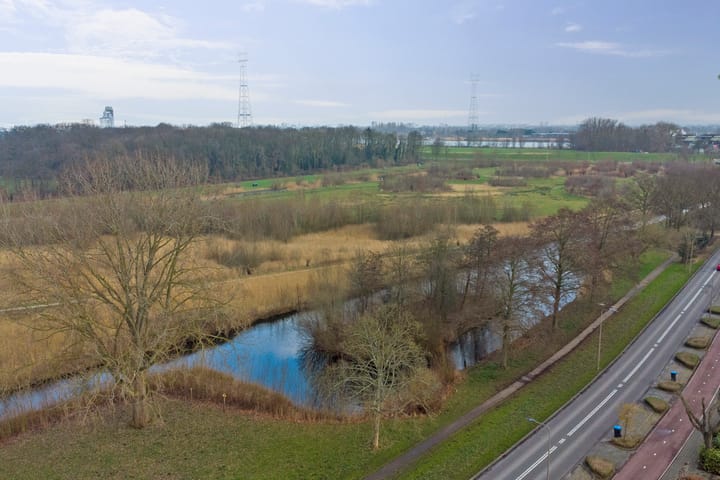 Foto 33 van Van Anrooystraat 471