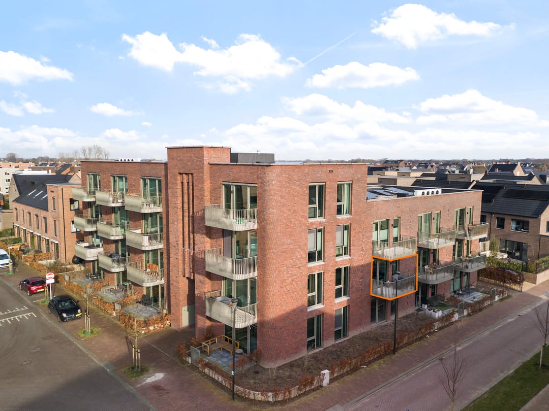 Foto 1 van Nederhemertstraat 35