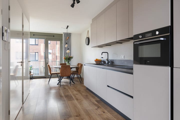 Photo 3 of Nederhemertstraat 35