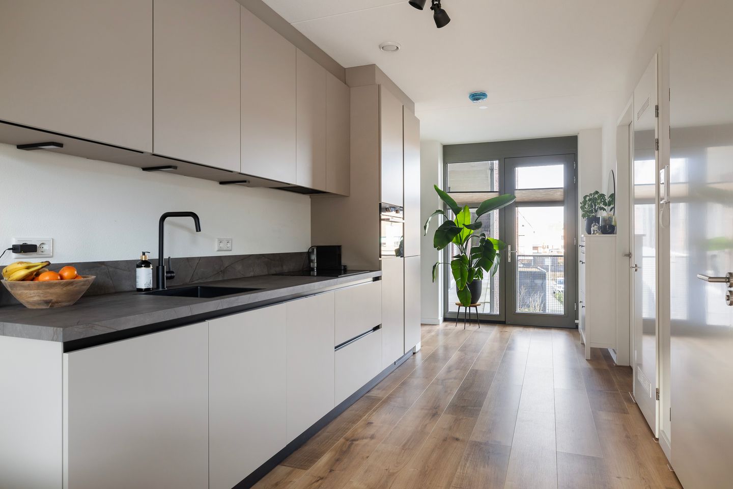 Foto 4 van Nederhemertstraat 35