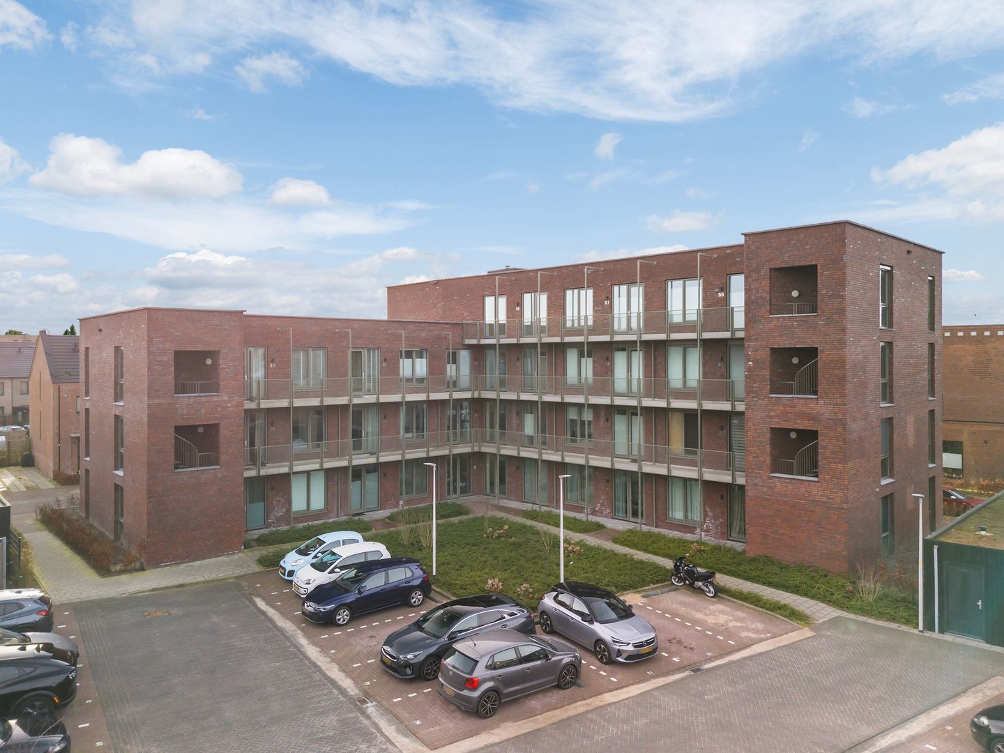 Foto 20 van Nederhemertstraat 35