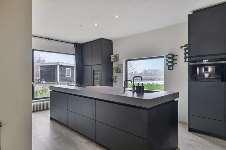 Photo 3 of Douglaslaan 12