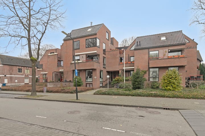 Photo 27 of Paslaan 47