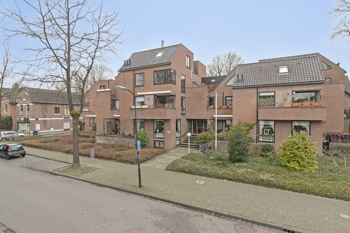 Photo 32 of Paslaan 47