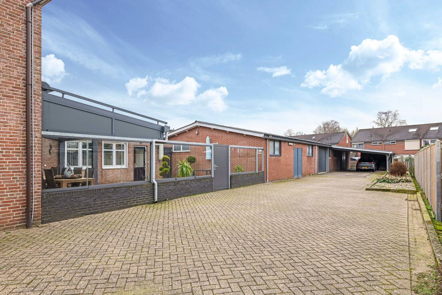 Photo 10 of Leuverinkstraat 10