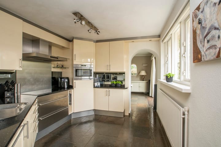 Foto 15 van Beeklaan 250