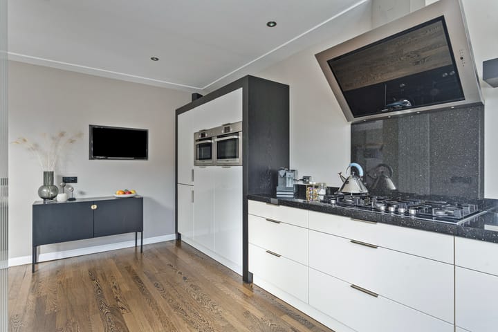 Photo 11 of Commissaris Van Voorst tot Voorstlaan 20