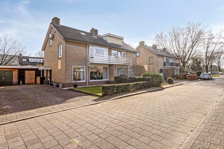 Photo 33 of Commissaris Van Voorst tot Voorstlaan 20