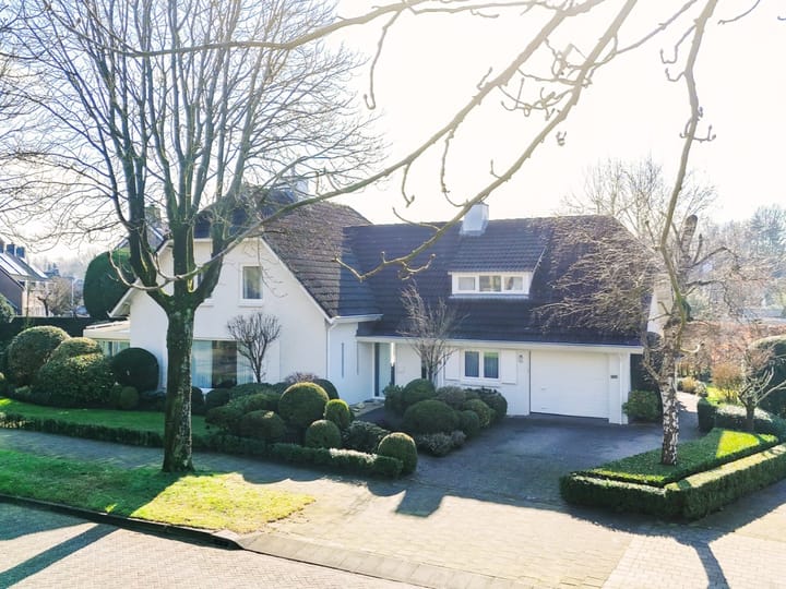 Foto 1 van Beeklaan 250