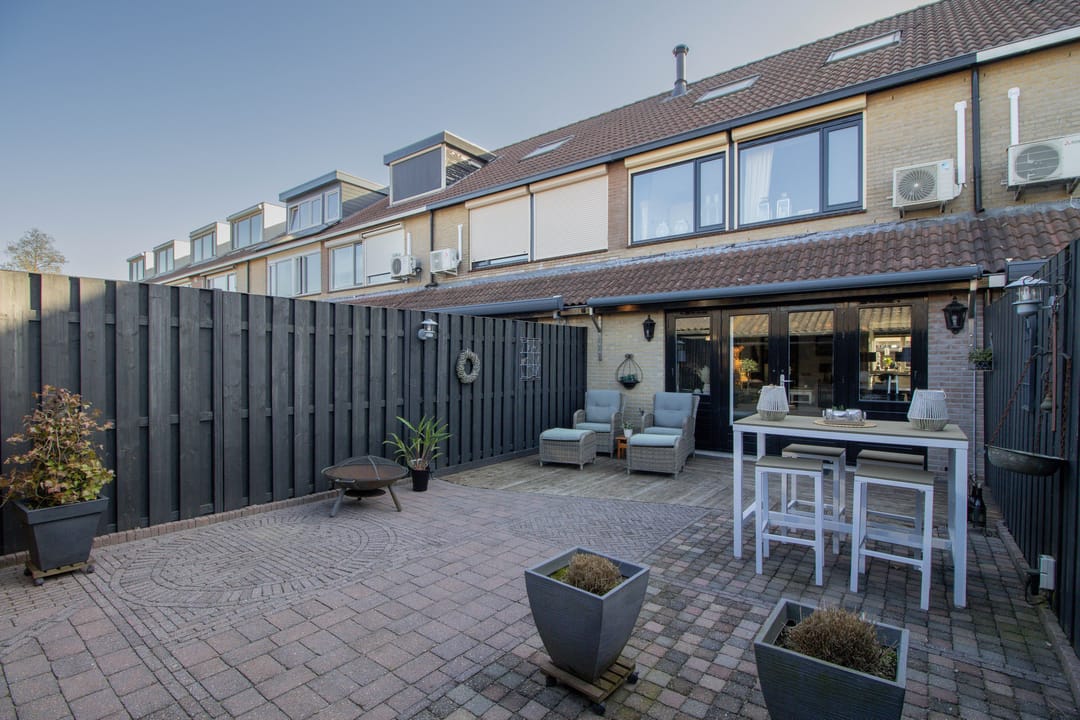 Foto 2 van Plevier 73