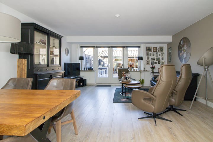 Foto 3 van Plevier 73