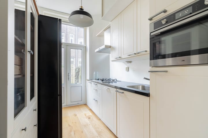 Photo 2 of Stuyvesantstraat 12-H