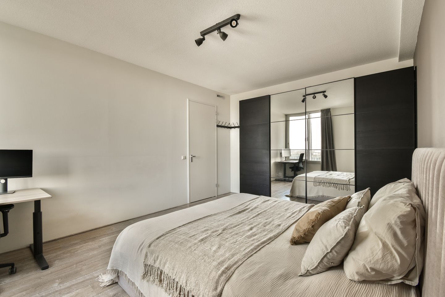 Photo 10 of Bos en Lommerplantsoen 97-H