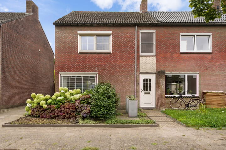 Foto 6 van Tromplaan 5