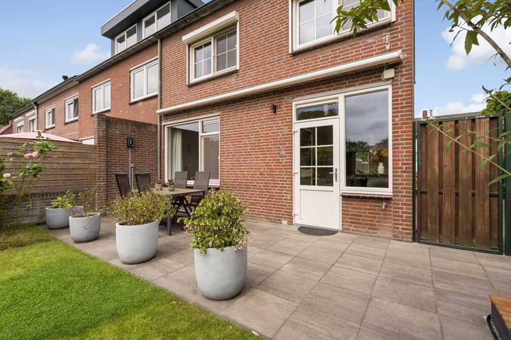 Foto 32 van Tromplaan 5