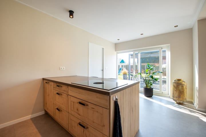 Foto 19 van Calfven 142