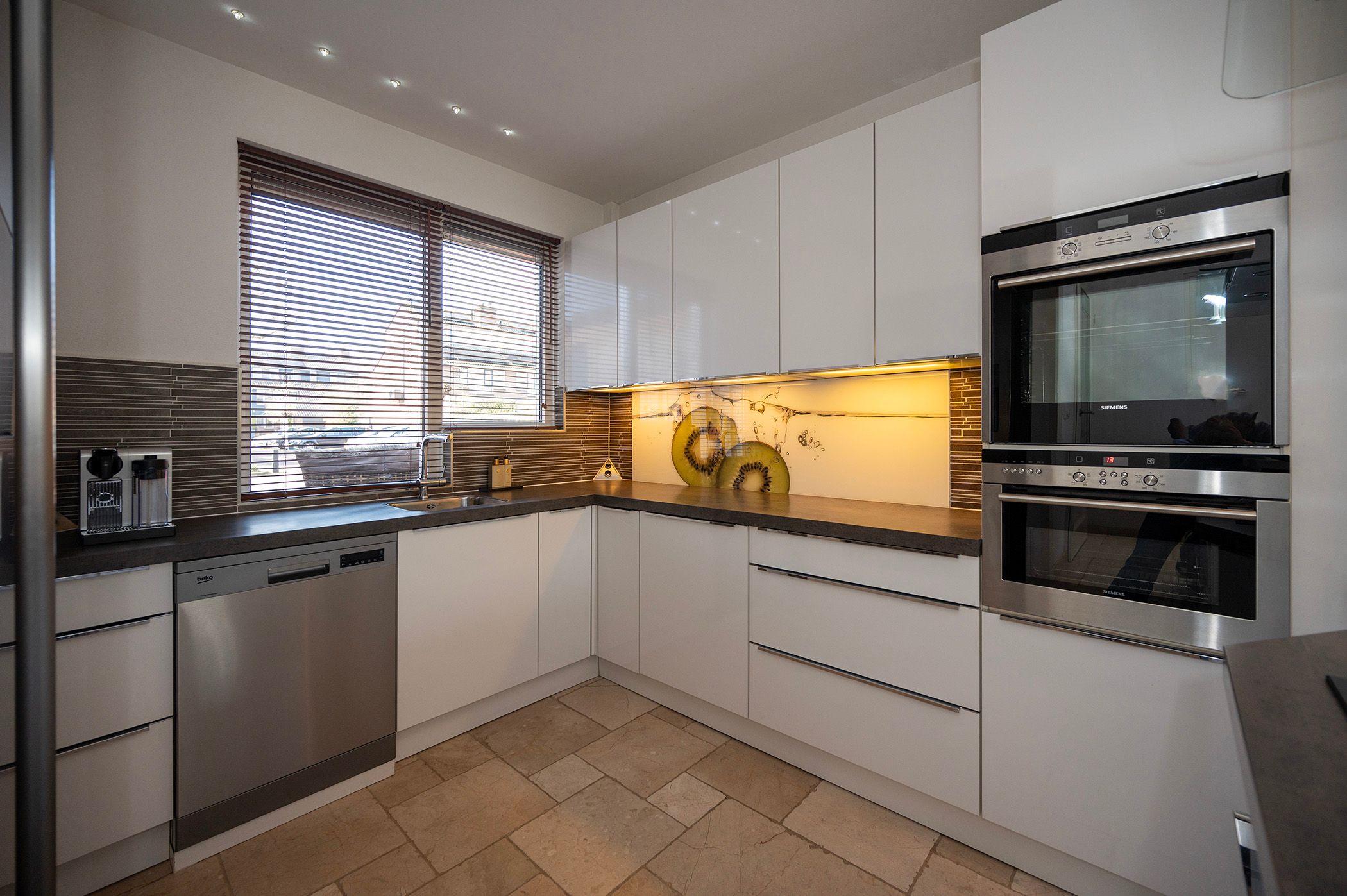 Foto 15 van van Beethovenlaan 18