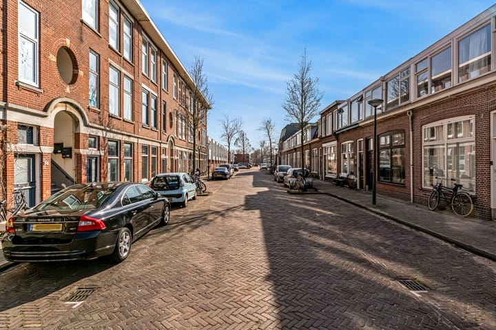 Foto 6 van De Genestetstraat 17