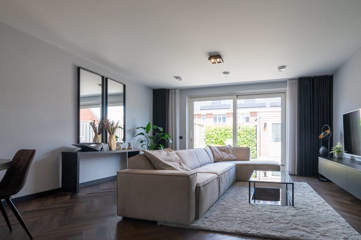 Foto 1 van Suzanna van Oostdijkstraat 8