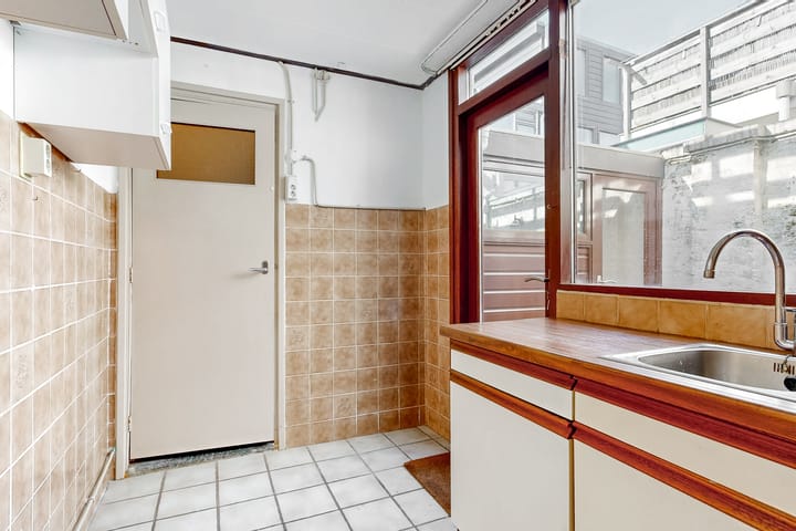 Foto 15 van De Genestetstraat 17