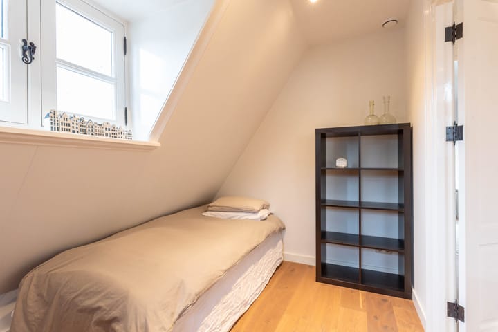 Foto 23 van Middenstraat 53