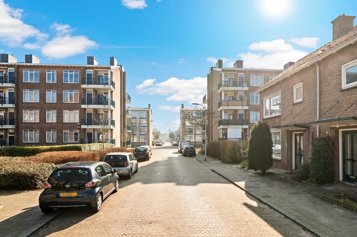 Foto 4 van De Genestetstraat 3