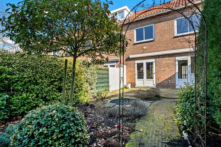 Foto 9 van De Genestetstraat 3