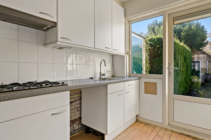 Foto 11 van De Genestetstraat 3