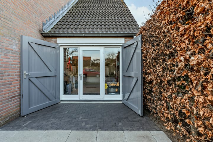 Foto 7 van Den Haas 79