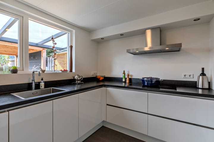 Foto 16 van Den Haas 79