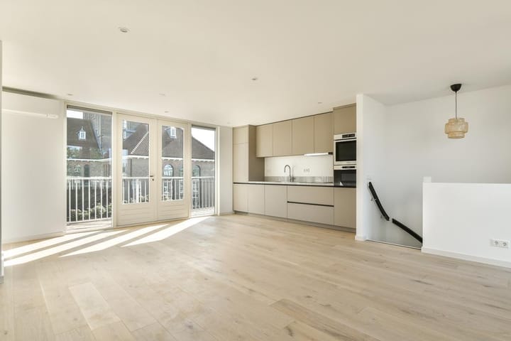 Foto 3 van Van Breestraat 83-3