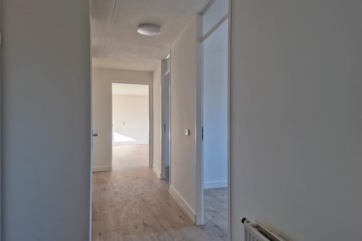 Foto 2 van K R Poststraat 10-301