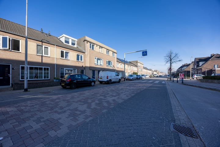 Foto 2 van Willemsweg 210