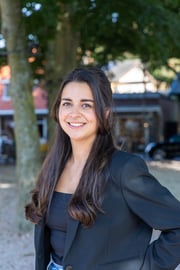 Derya Bueno - Commercieel Medewerker