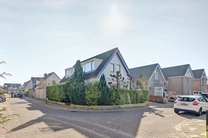 Bekijk foto van Burg.Goudsmitlaan 7