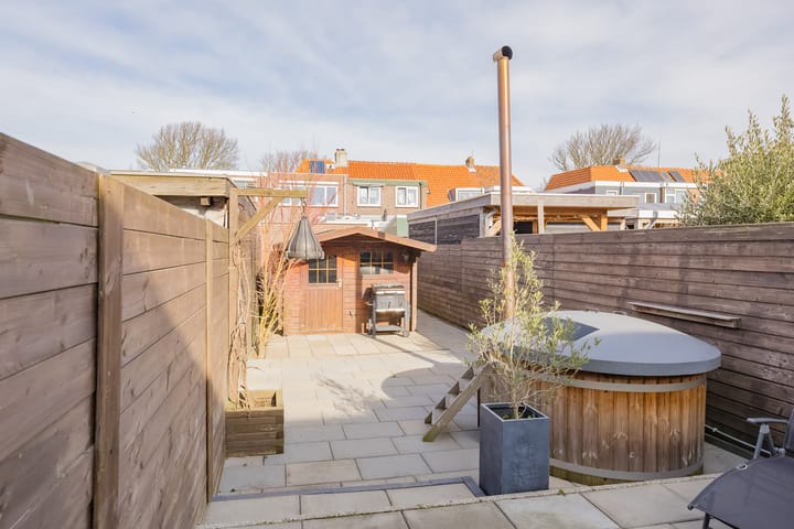 Photo 14 of De Ruyterstraat 130