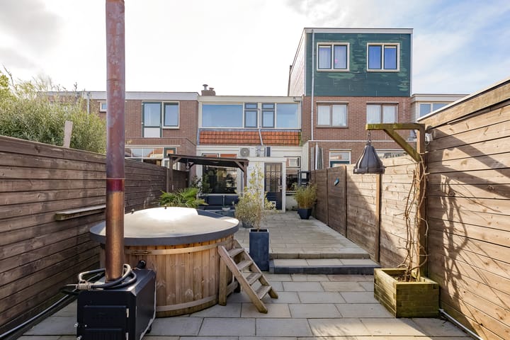 Photo 15 of De Ruyterstraat 130