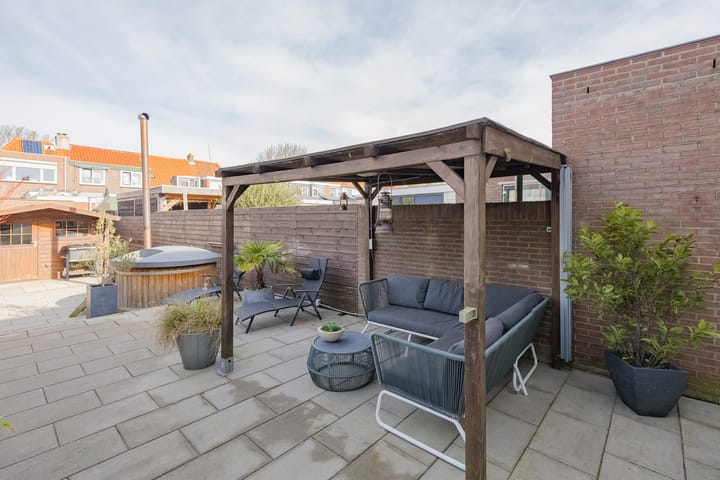 Photo 16 of De Ruyterstraat 130