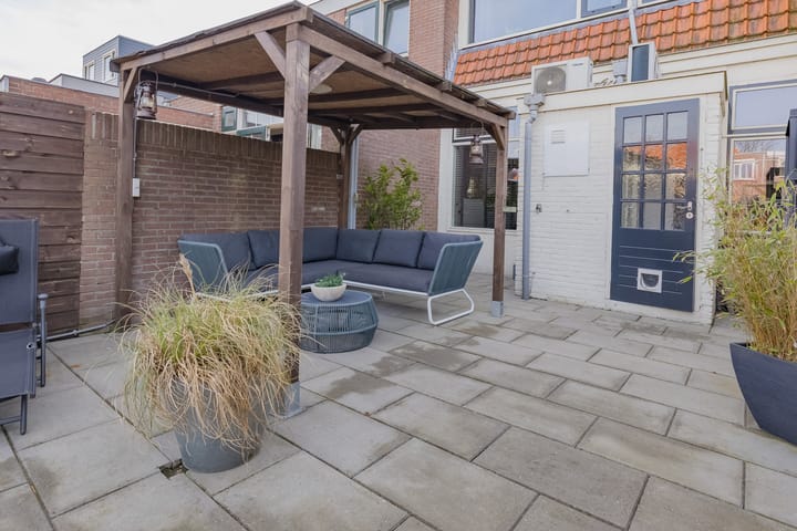 Photo 17 of De Ruyterstraat 130