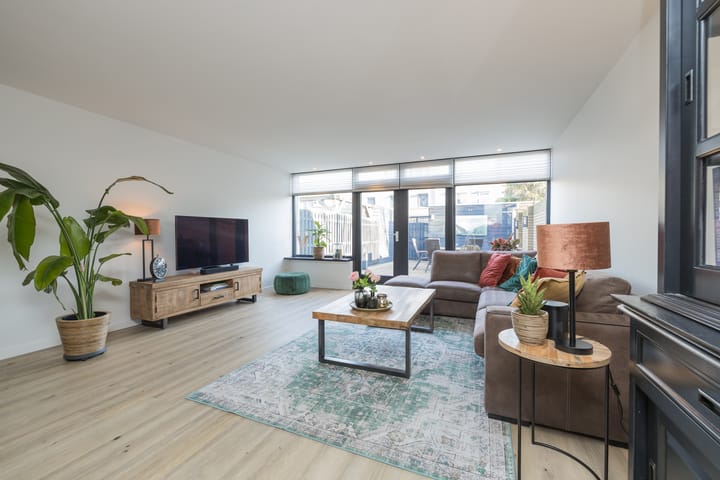 Foto 2 van Hondskruid 28