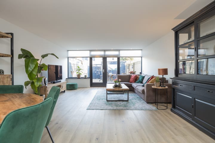 Photo 9 of Hondskruid 28