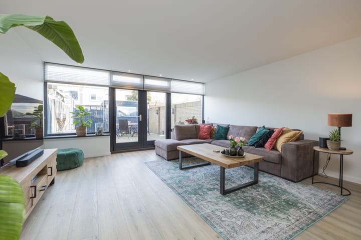 Photo 10 of Hondskruid 28