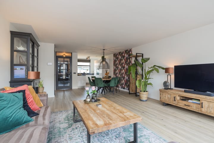 Photo 15 of Hondskruid 28