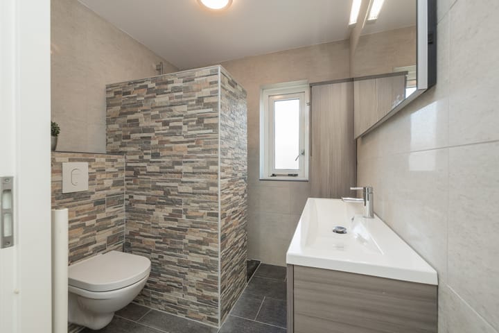 Photo 22 of Hondskruid 28