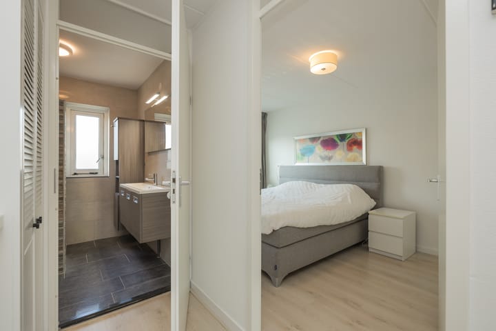 Photo 21 of Hondskruid 28