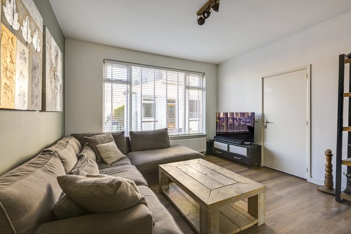 Foto 10 van Valkenstraat 13