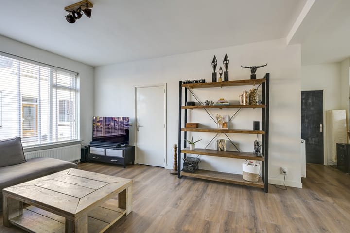 Foto 16 van Valkenstraat 13